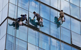 高空作業(yè)外墻清洗應(yīng)注意的事項有哪些？