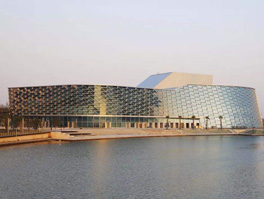 大跨度鋁板屋面的防水維護方案