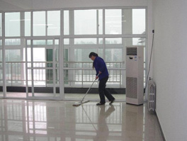 學校保潔，為校園創造空氣清新優美的環境