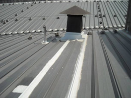 鋼結構屋面漏水原因？鋼結構屋面漏水怎么辦？